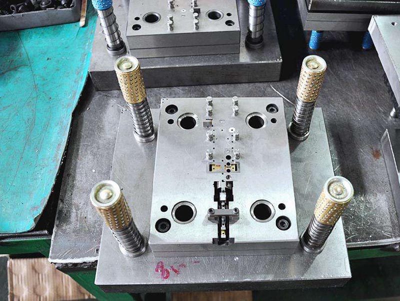 吐鲁番模具制造-01